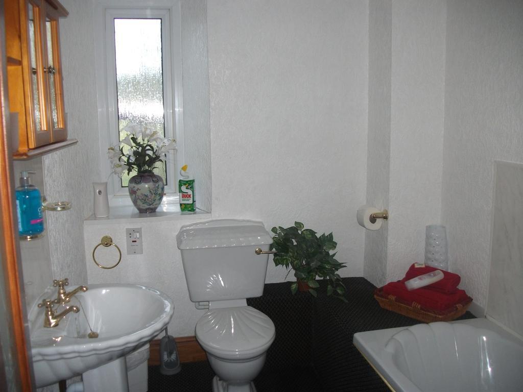 Hotel The Anchorage Amlwch Habitación foto