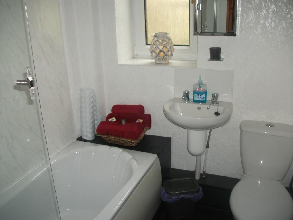 Hotel The Anchorage Amlwch Habitación foto